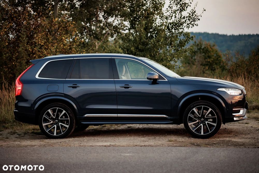 Volvo XC 90 - 9