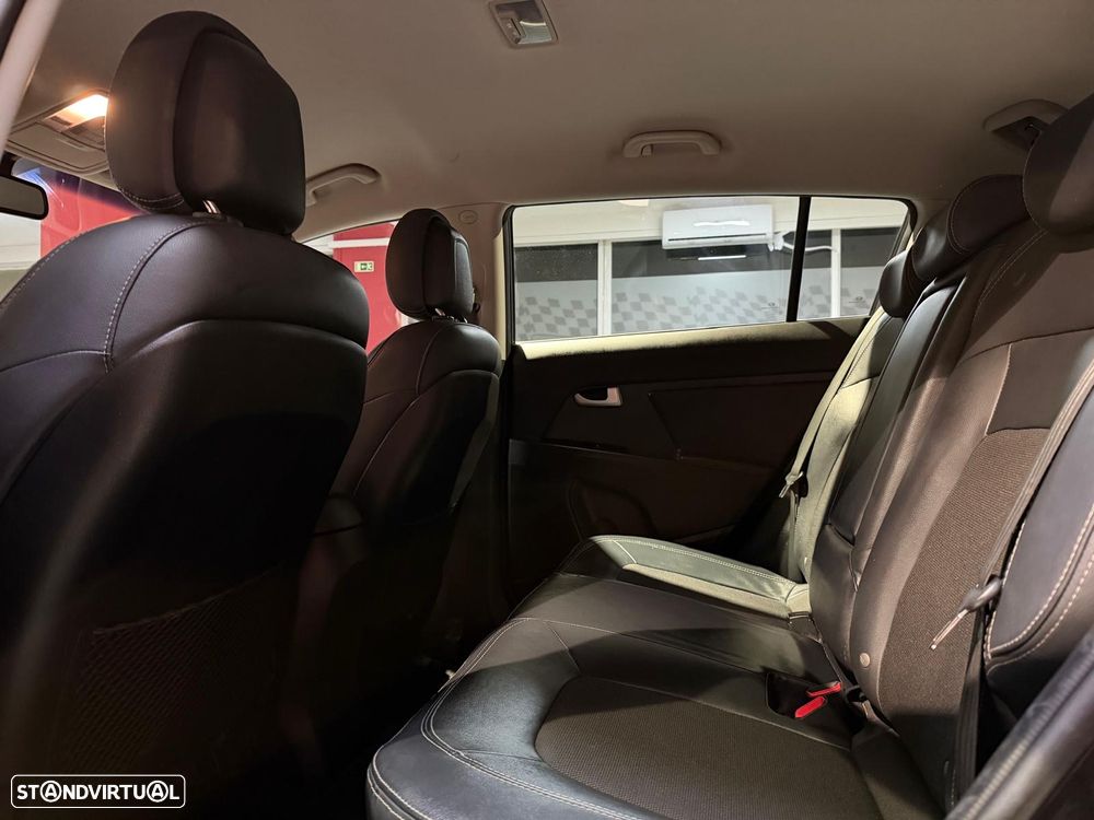 Kia Sportage 1.7 CRDI ISG More Edition - 13