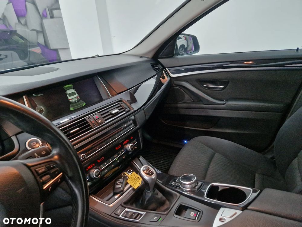 BMW Seria 5 520d - 22