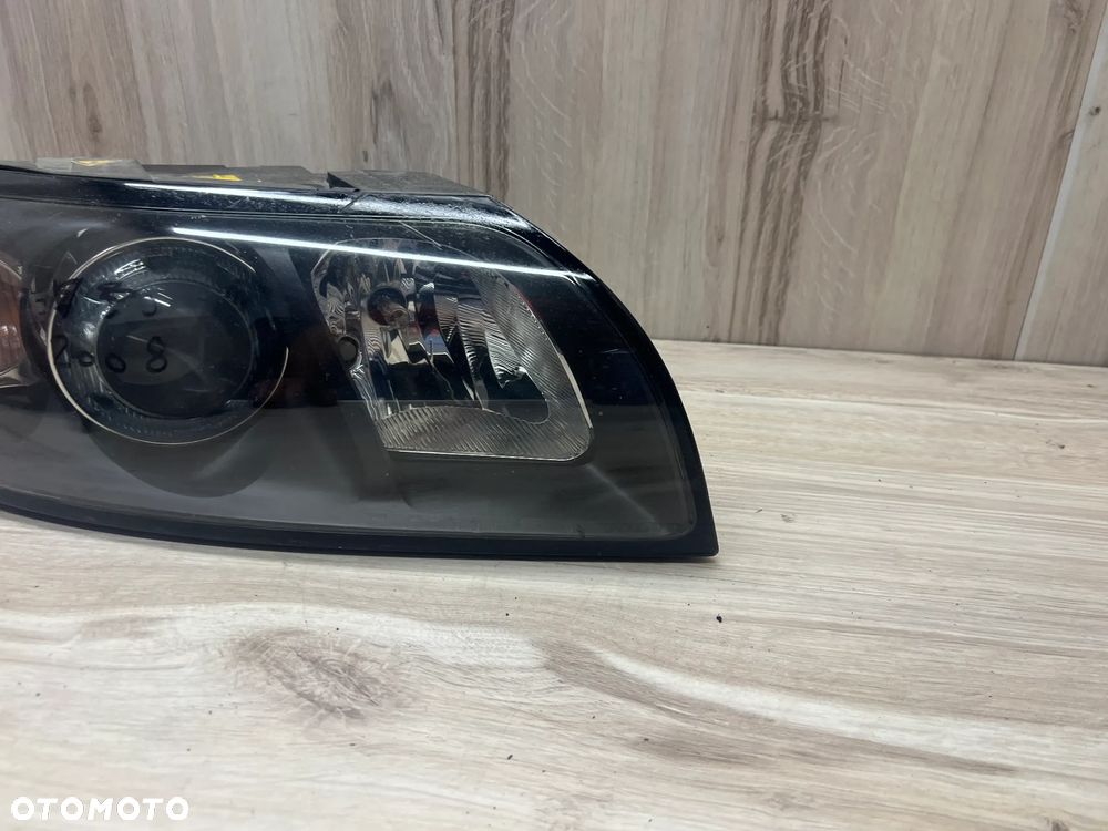 LAMPA PRAWA KOMPLETNA S40 II V50 2008r. 31213378 301198276 - 5
