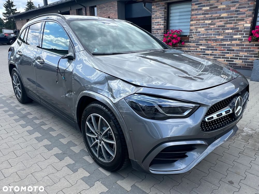 Mercedes-Benz GLA - 3