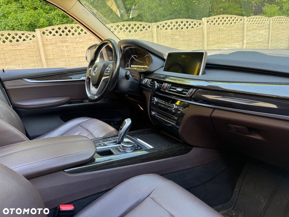 BMW X5 xDrive35i - 16