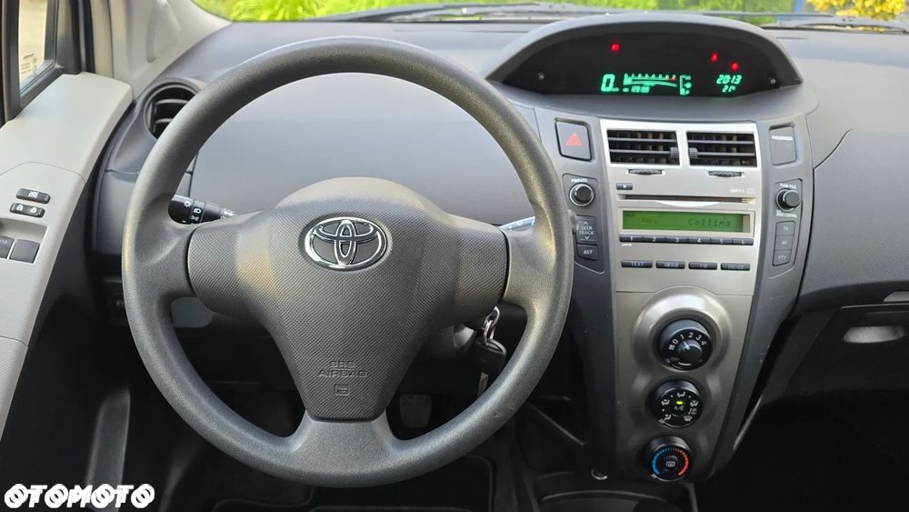 Toyota Yaris - 14