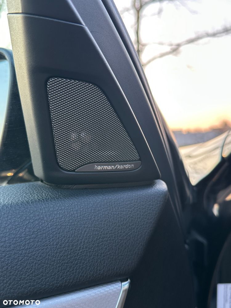 BMW Seria 5 520d xDrive - 17