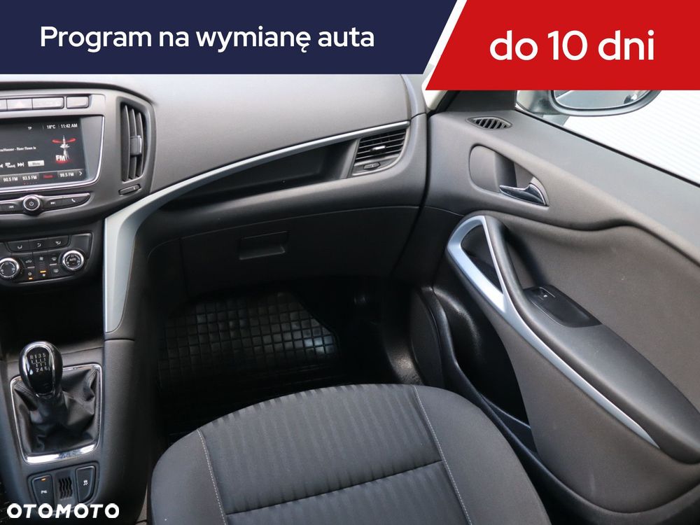 Opel Zafira - 10