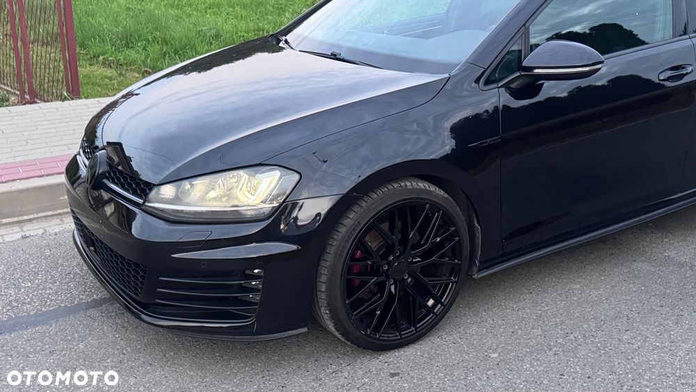 Volkswagen Golf - 10