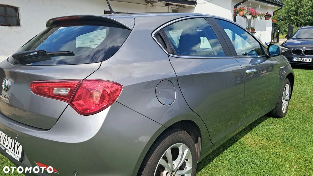 Alfa Romeo Giulietta 2.0 JTDM Distinctive - 4