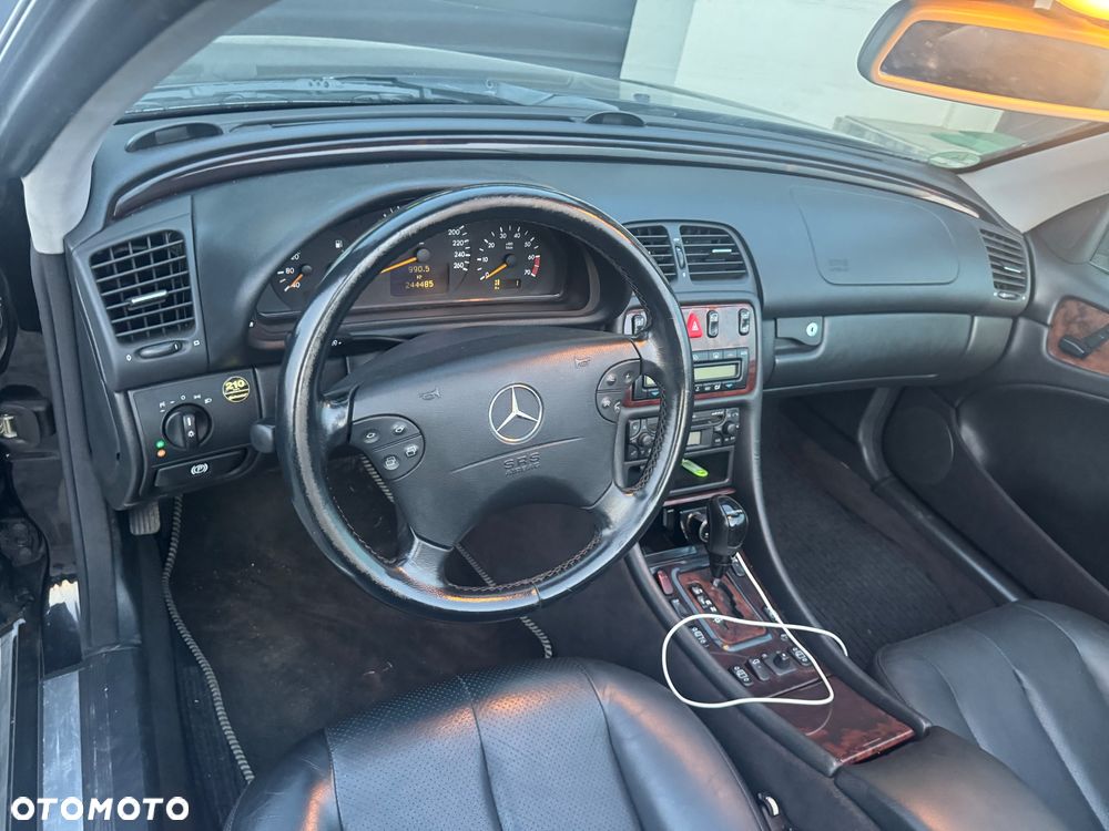 Mercedes-Benz CLK - 21