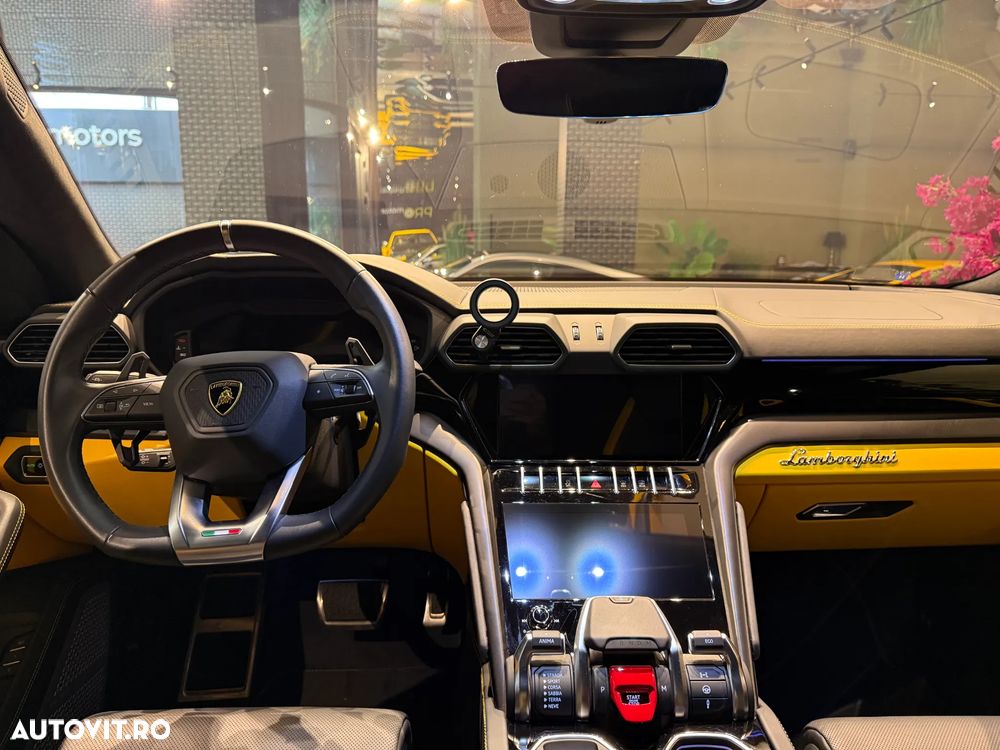 Lamborghini URUS - 34