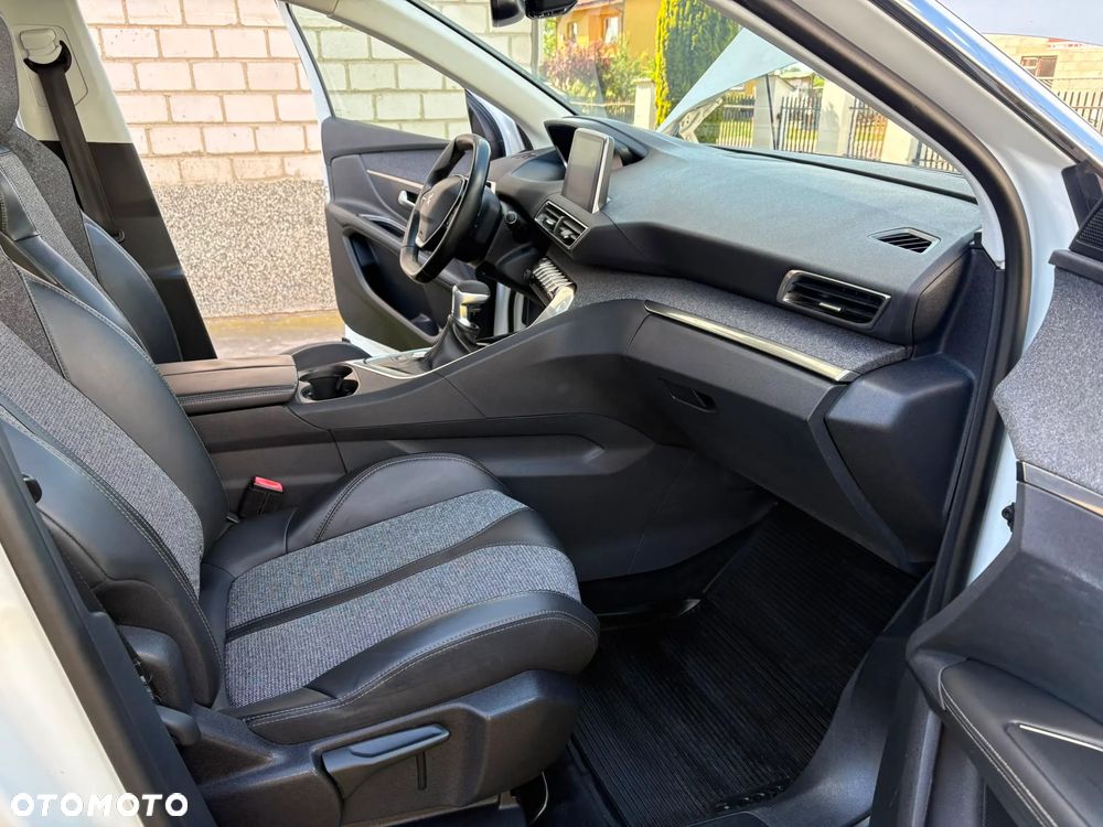 Peugeot 3008 1.6 BlueHDi Allure S&S - 18