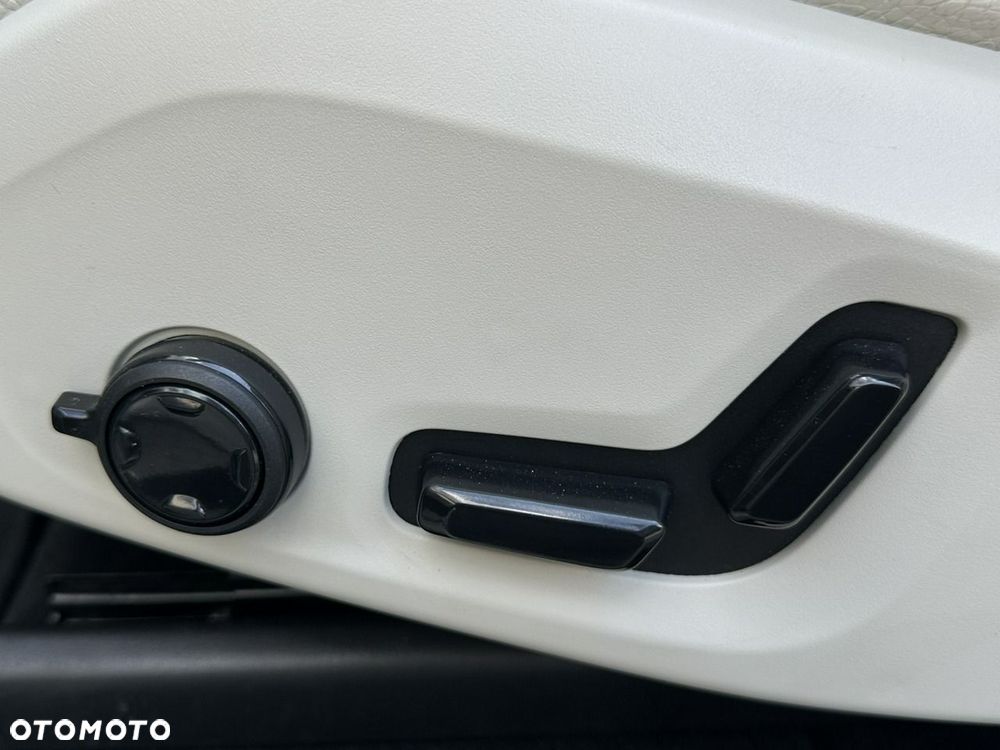Volvo XC 60 T6 AWD Recharge Geartronic Inscription - 35