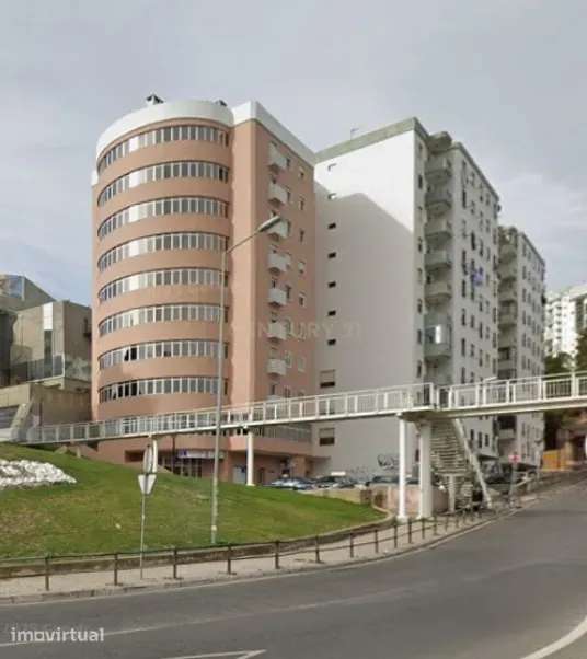 Loja Exclusiva de 223 m² — Rio de Mouro - Grande imagem: 3/6
