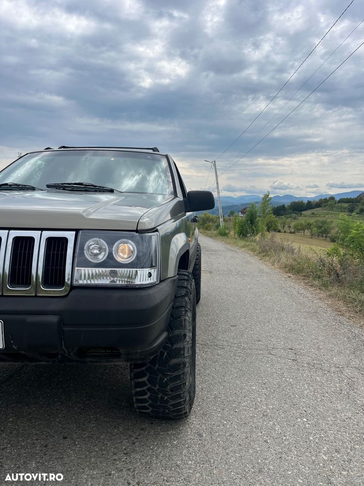 Jeep Grand Cherokee - 8