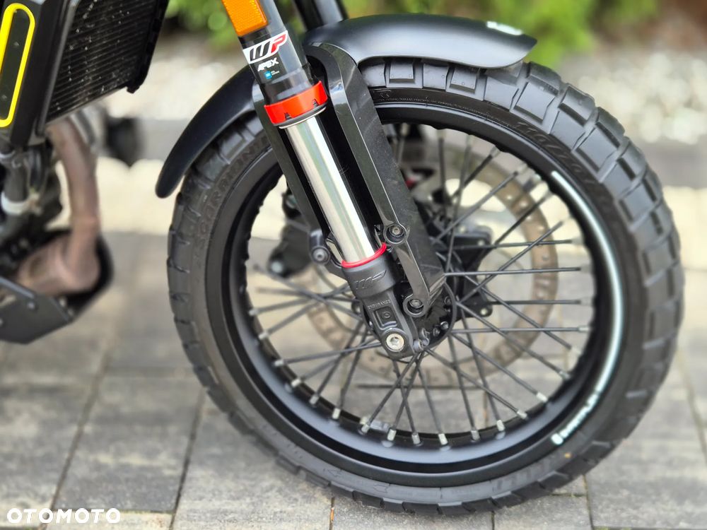 Husqvarna Svartpilen - 14