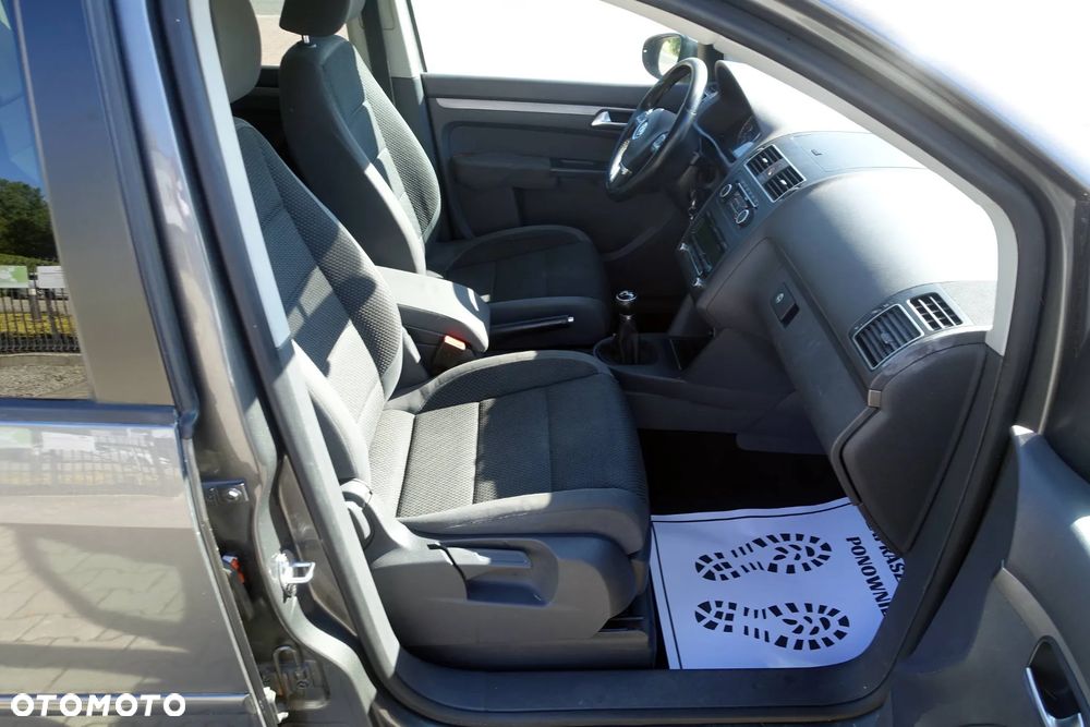 Volkswagen Touran 2.0 TDI DPF STYLE - 14