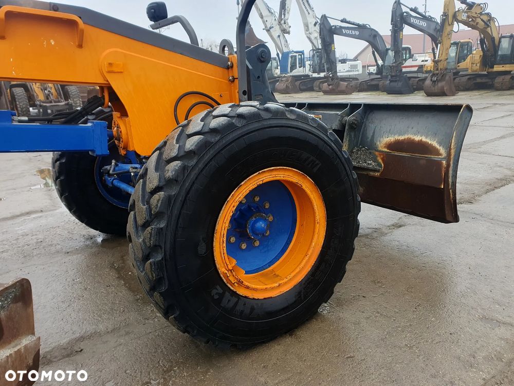Volvo G720B - 13