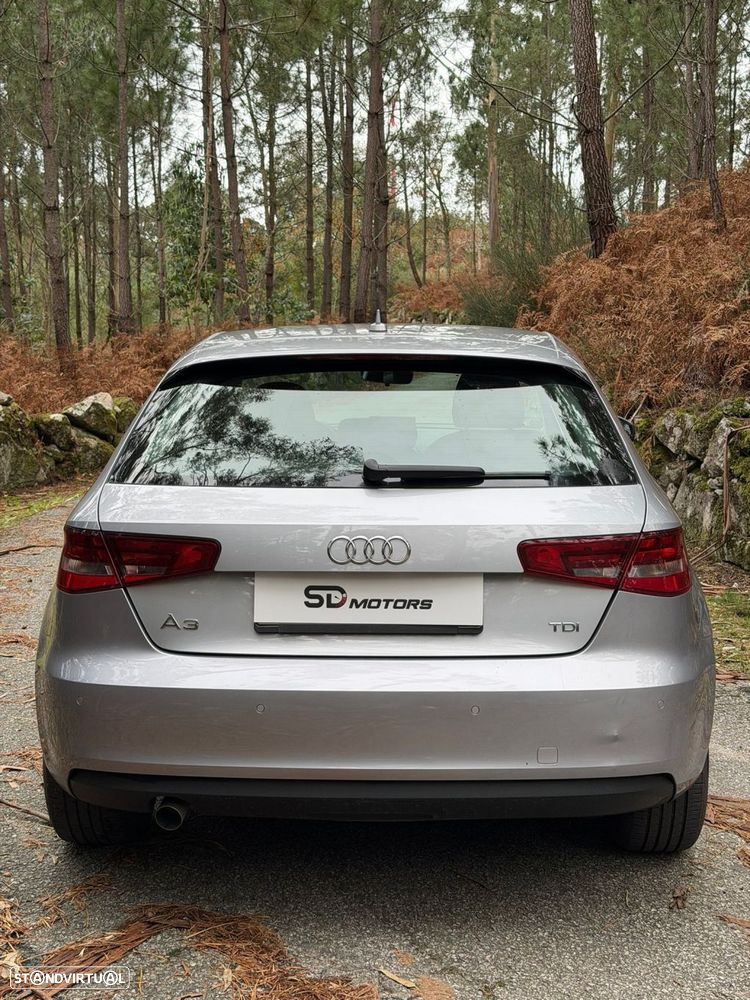 Audi A3 1.6 TDI Advance S tronic - 6