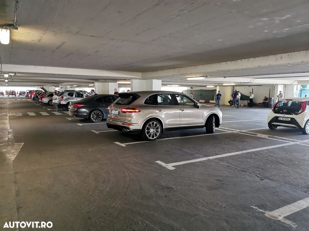 Porsche Cayenne 4.2 L S - 13