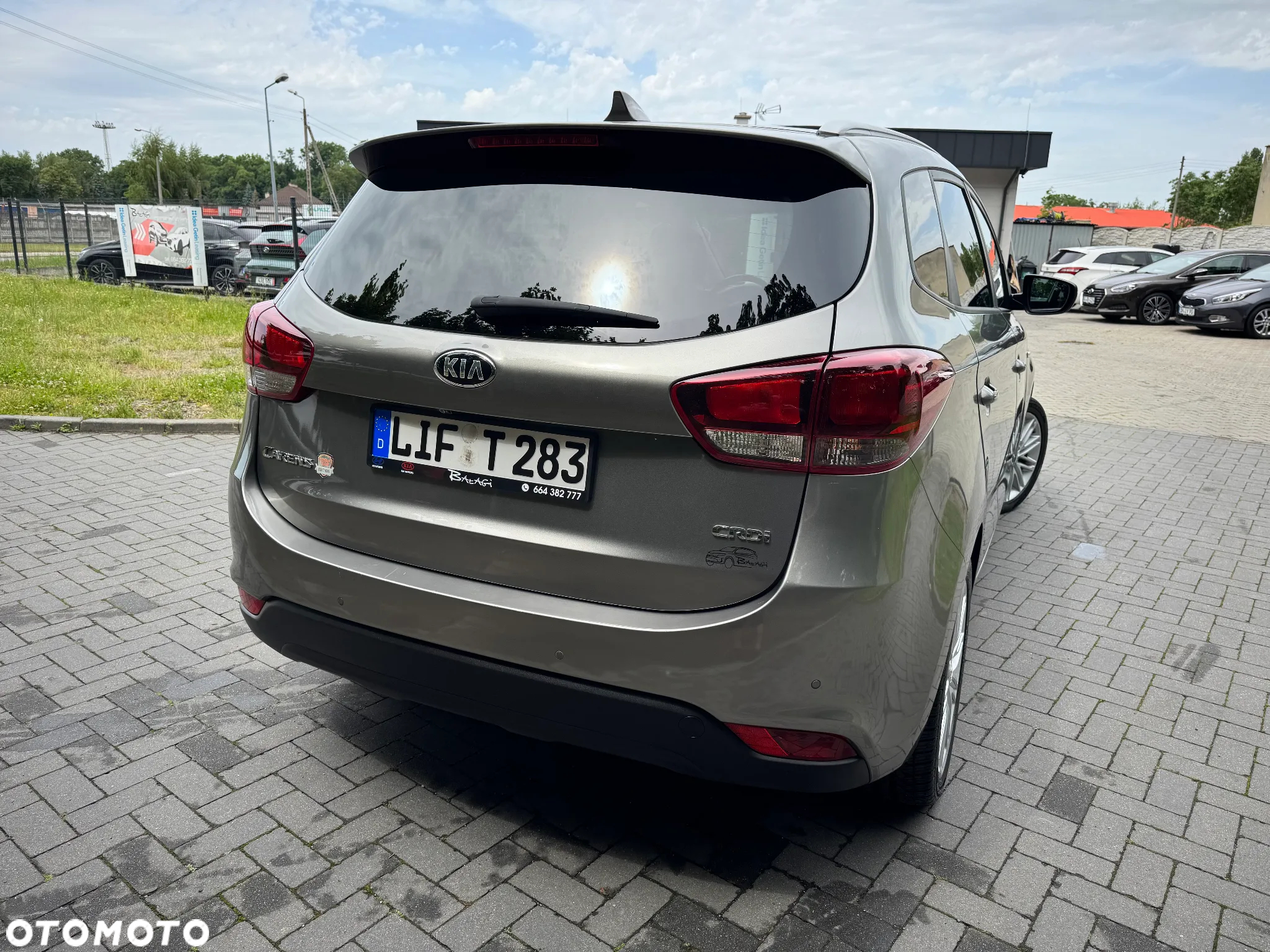 Kia Carens 1.7 CRDi 141 Dream-Team Edition - 15