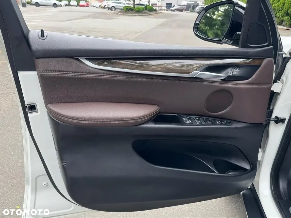 BMW X5 xDrive35i - 11