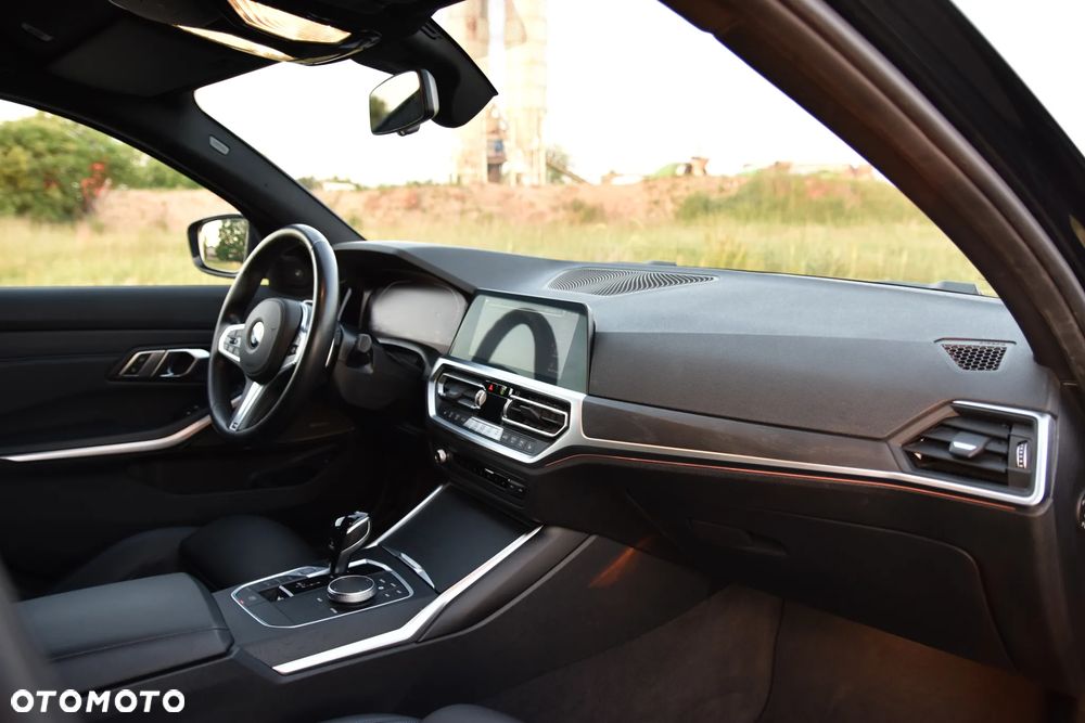 BMW Seria 3 320d mHEV M Sport - 10