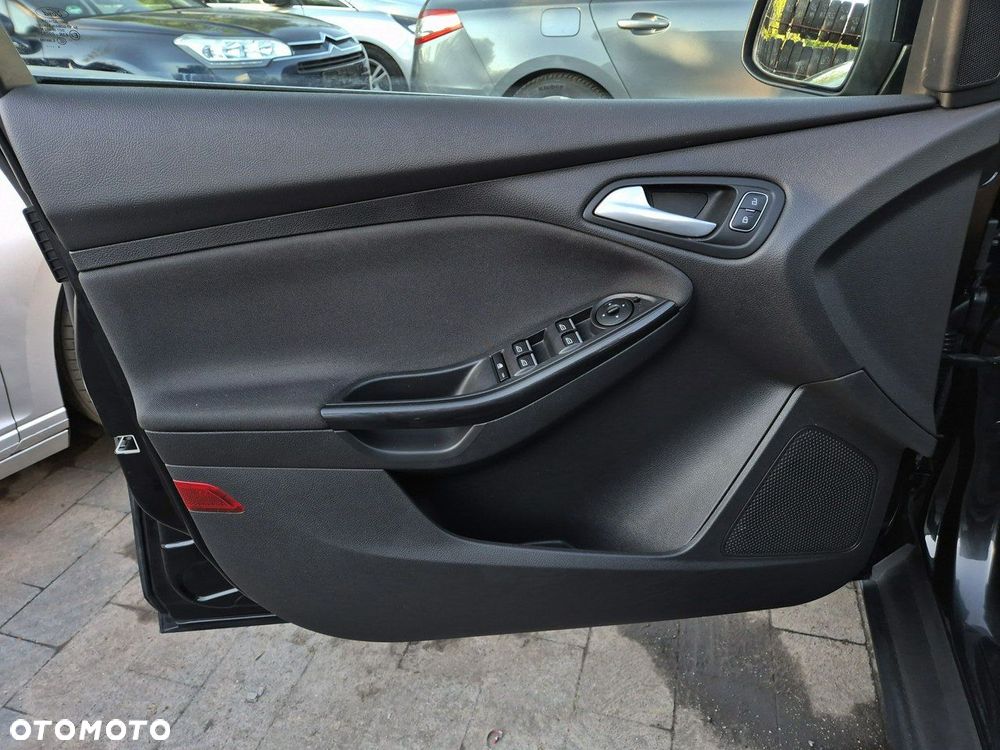 Ford Focus 1.5 EcoBoost Start-Stopp-System TITANIUM - 5