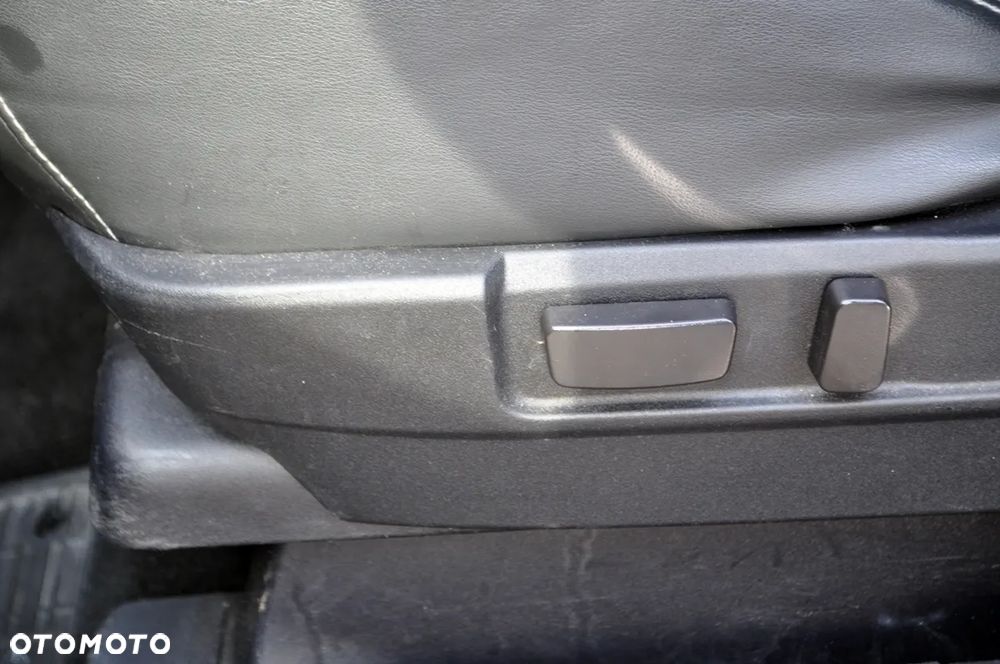 Mitsubishi Outlander - 26