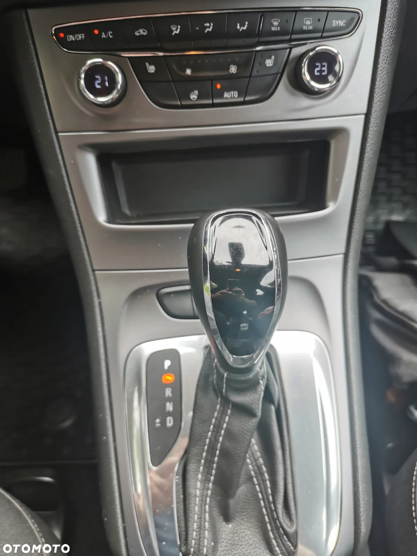 Opel Astra V 1.4 T Edition S&S - 14