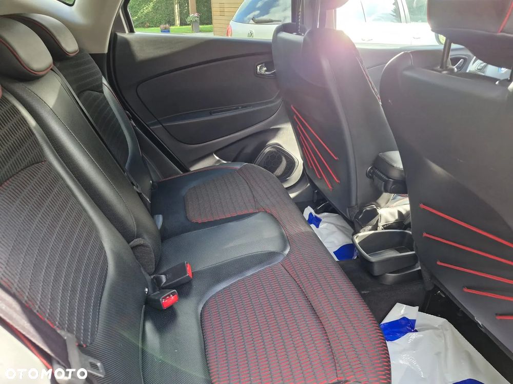 Renault Captur 1.2 TCe Helly Hansen EDC - 17