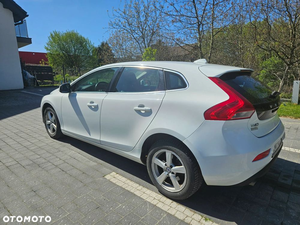 Volvo V40 T3 Momentum - 3