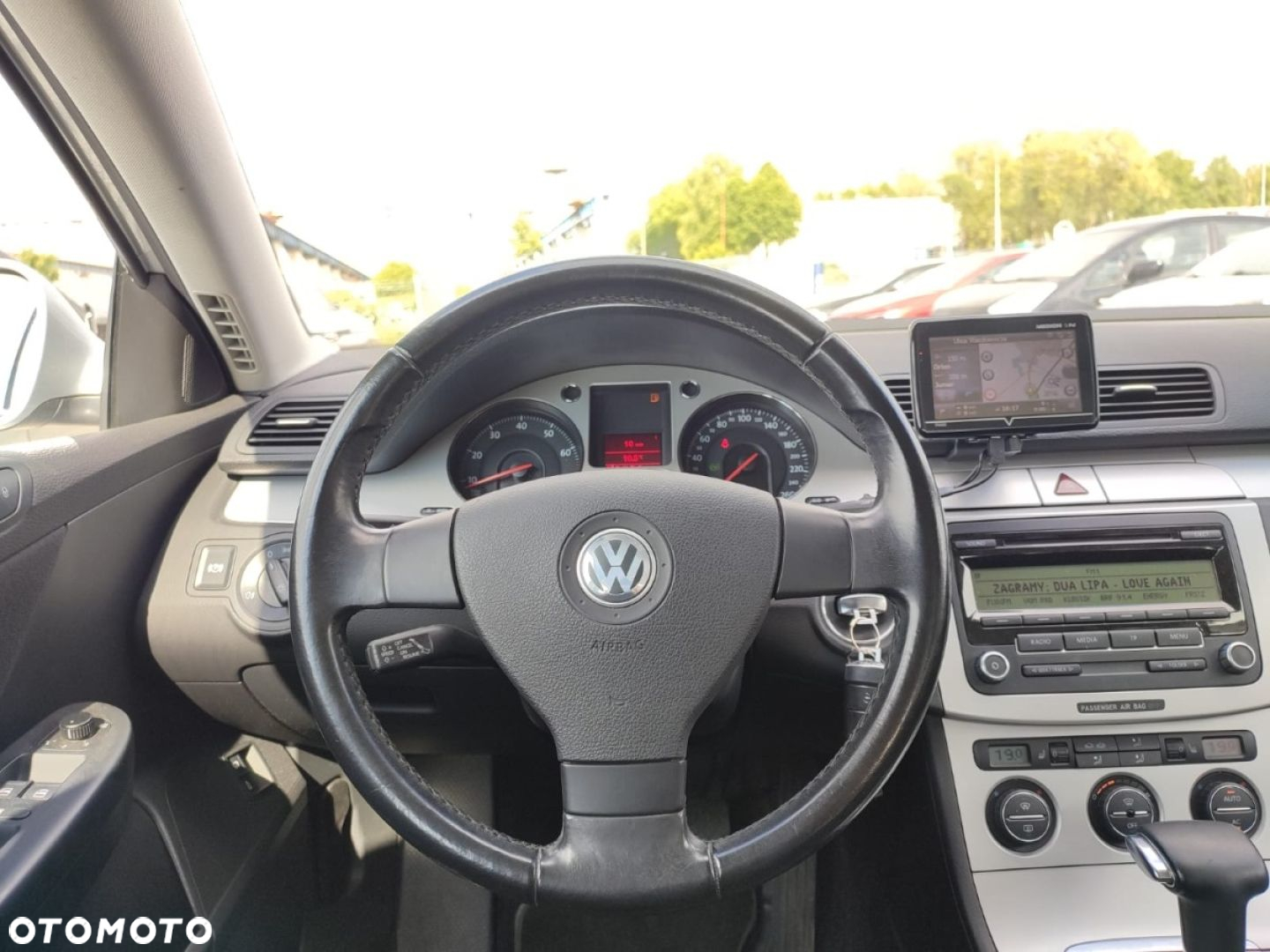 Volkswagen Passat - 10