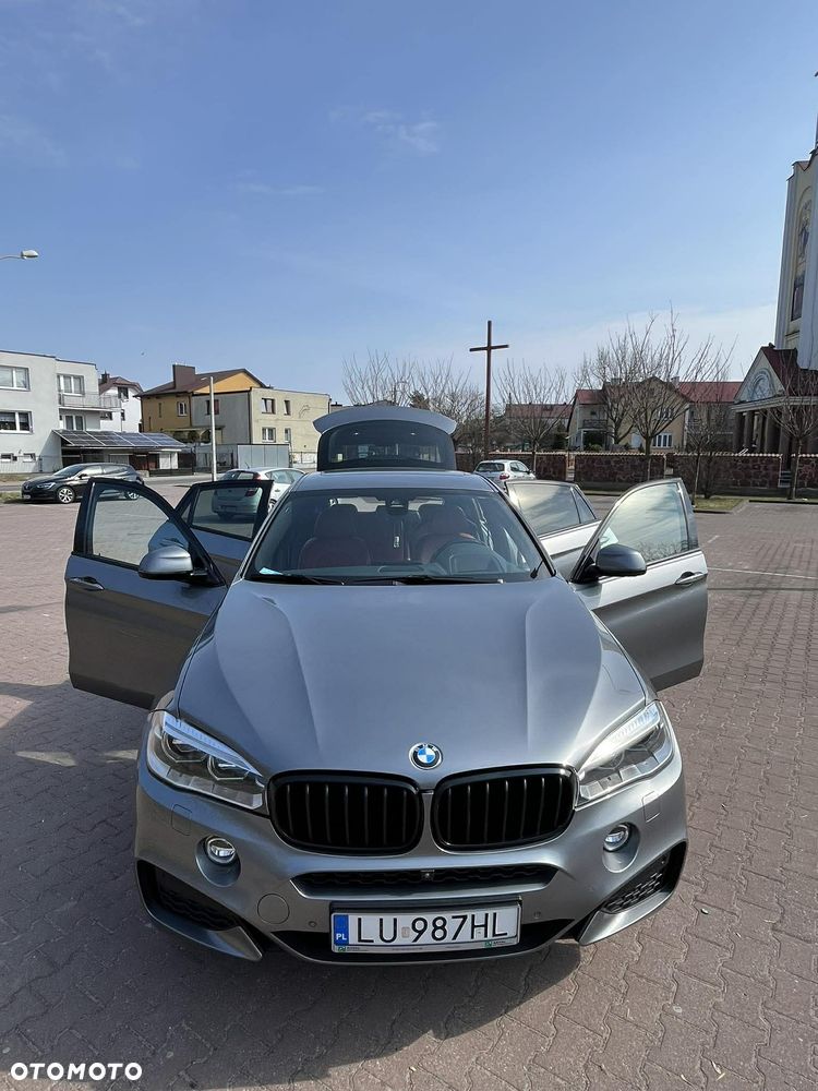 BMW X6 xDrive50i - 16
