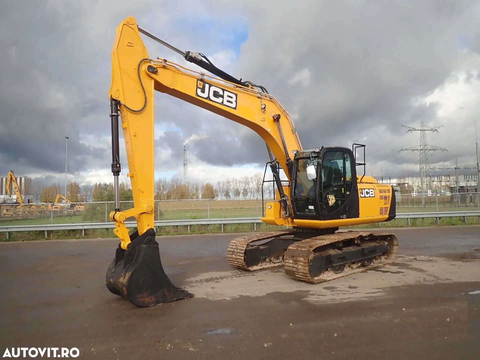 JCB JS 210 Excavator pe șenile - 1