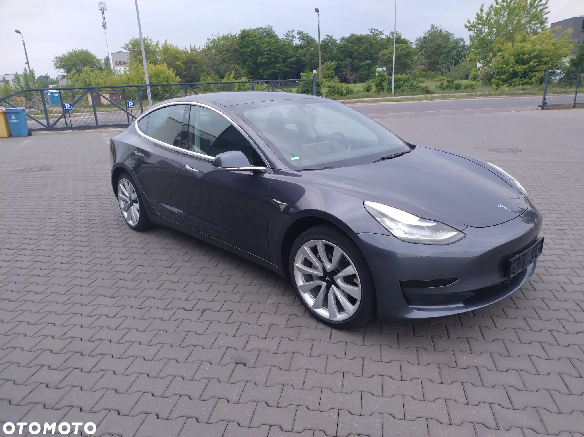 Tesla Model 3 Standard Reichweite Plus Hinterradantrieb - 2