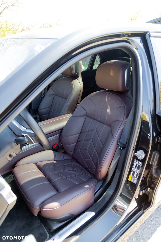 BMW i7 - 18