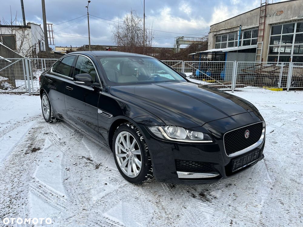 Jaguar XF 20d Prestige - 4