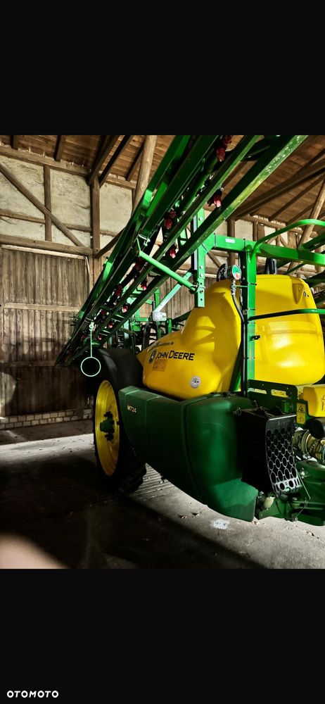 John Deere M724 - 4