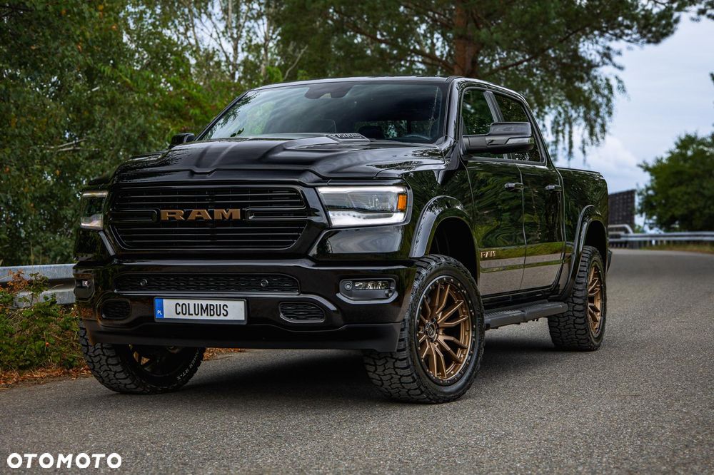 RAM 1500 5.7 Crew Cab Shortbed Laramie Black - 23