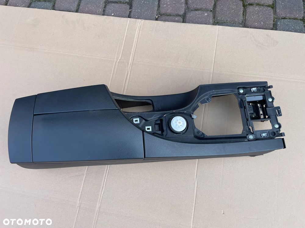bmw e60 e61 podłokietnik europa tunel 2 gniazda - 3