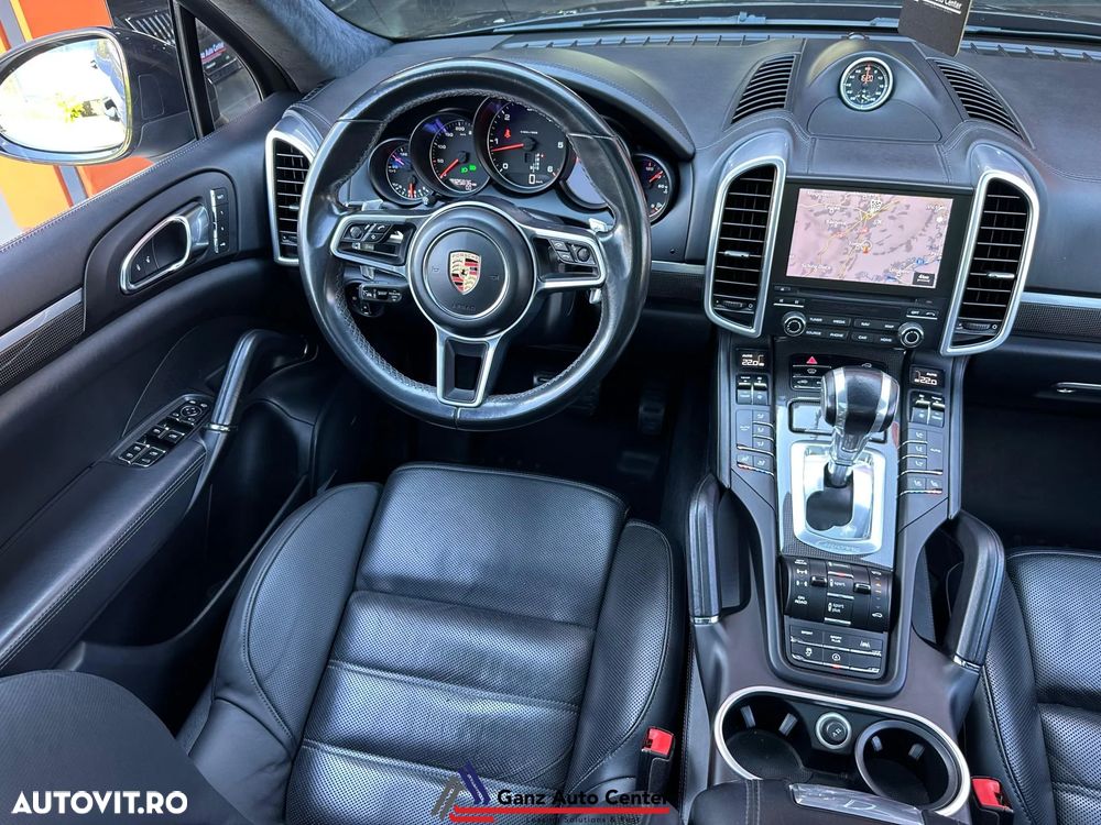 Porsche Cayenne Platinum Edition - 12