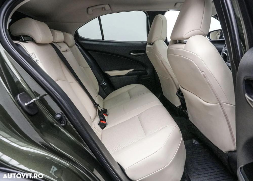 Lexus UX 300e Luxury - 17