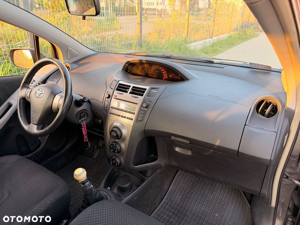 Toyota Yaris 1.33 Sol - 13