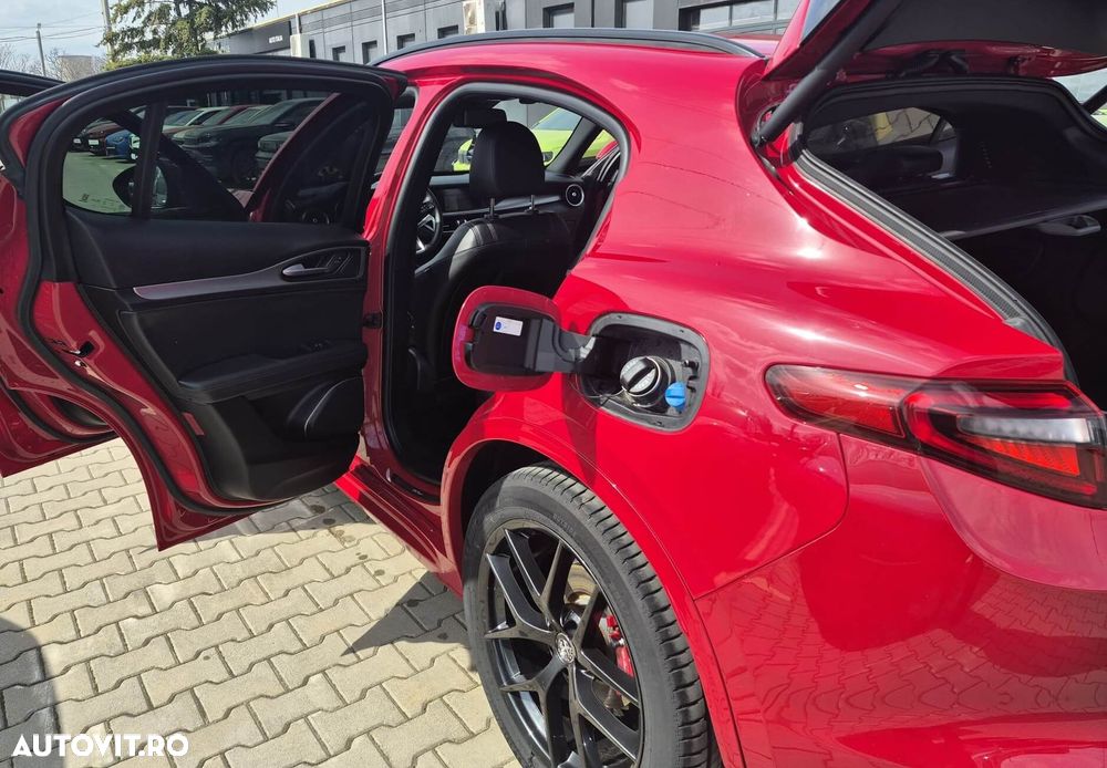 Alfa Romeo Stelvio - 14