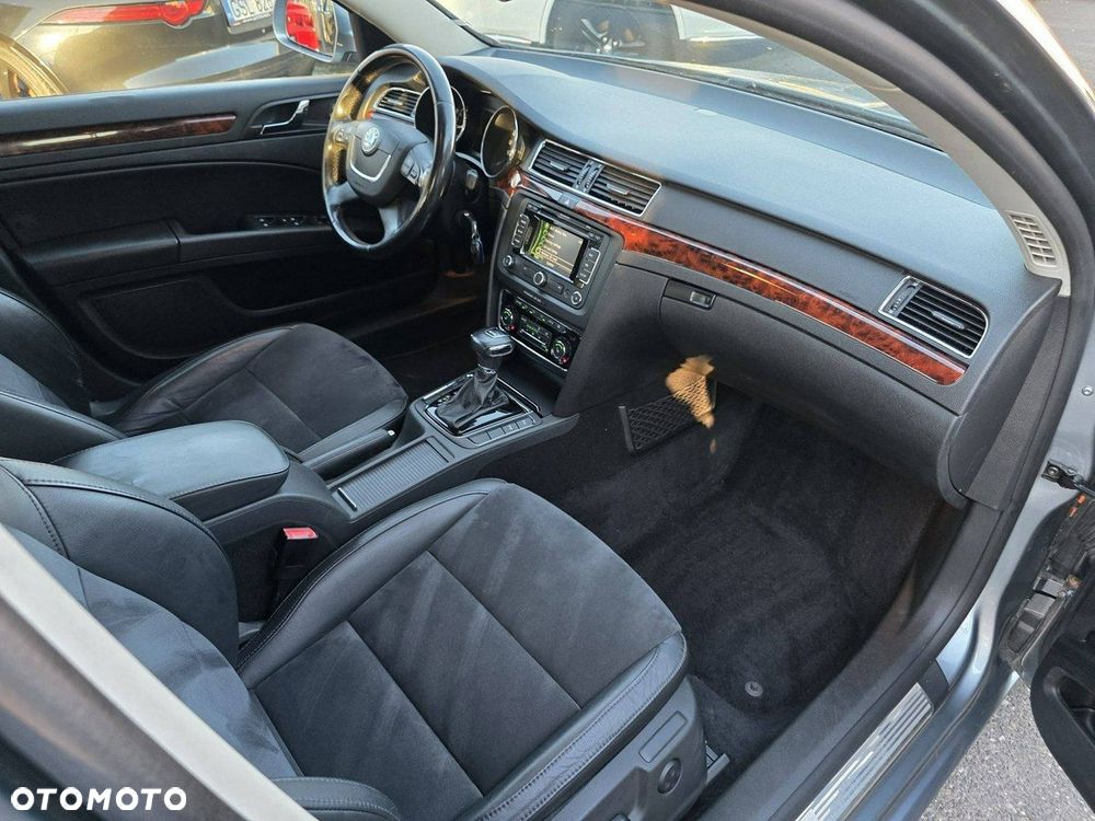 Skoda Superb 1.8 TSI DSG Elegance - 28