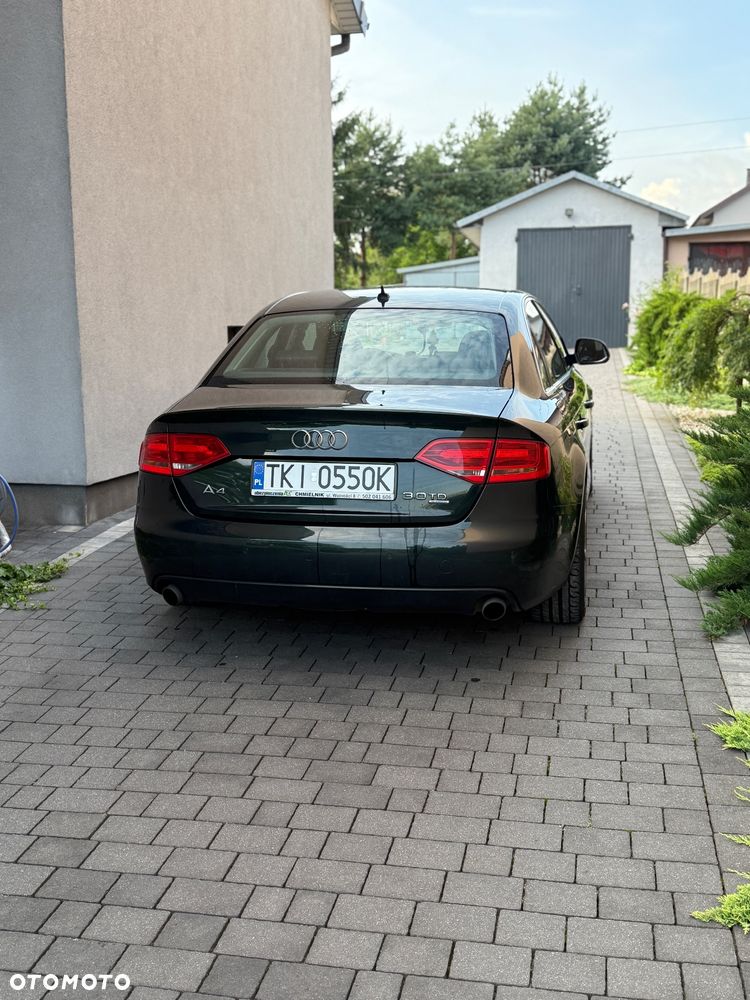 Audi A4 Limousine - 13