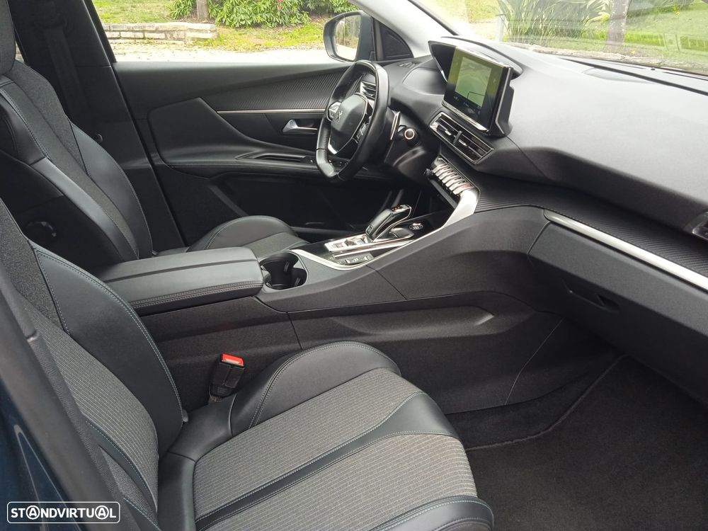 Peugeot 3008 1.2 PureTech Allure EAT8 - 44