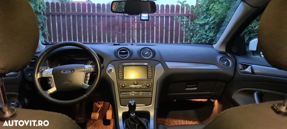 Ford Mondeo 2.0 TDCi Titanium - 12