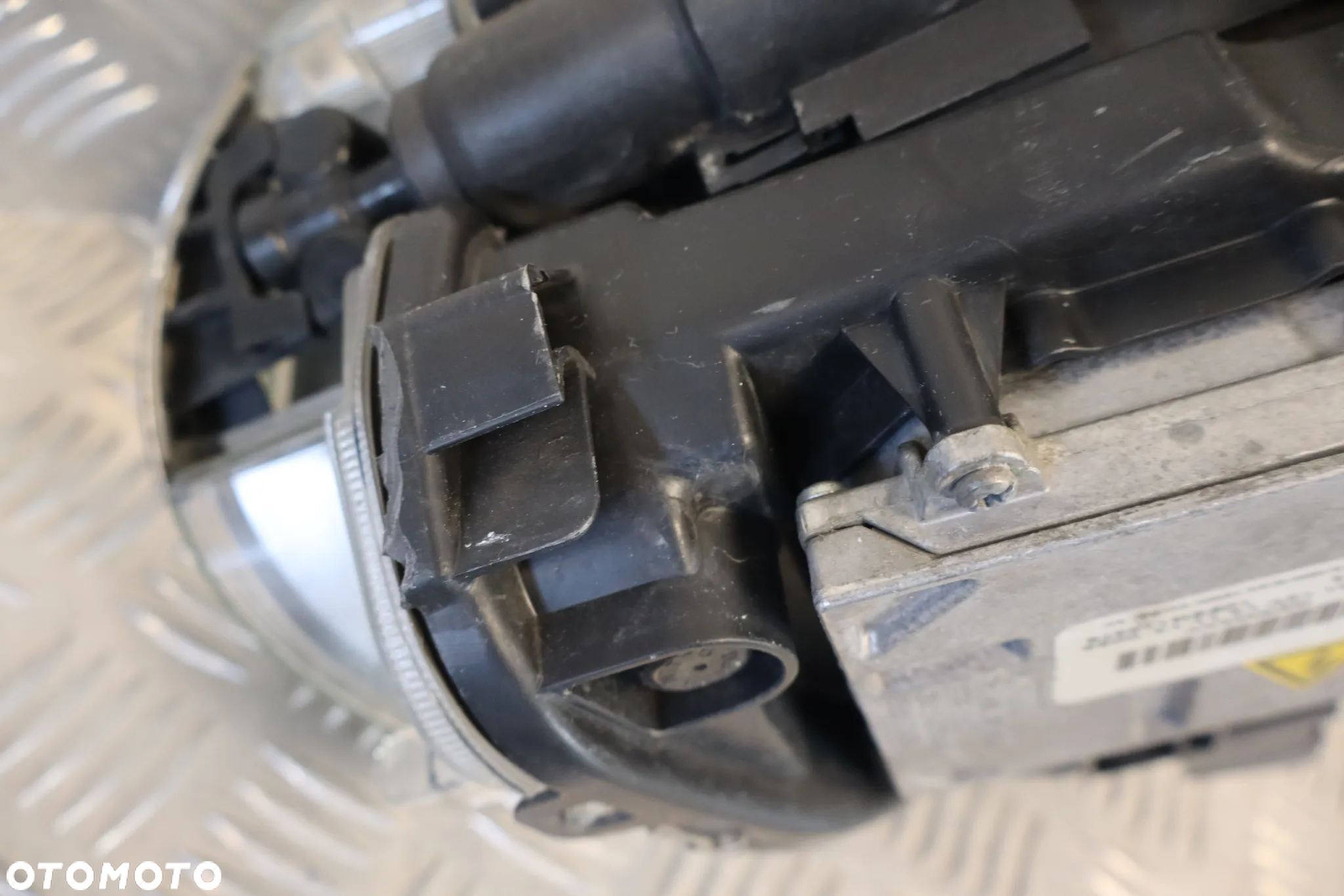 LAMPA PRZEDNIA PRZÓD PRAWA LEWA FIAT 500 XENON 2007-2015 - 34