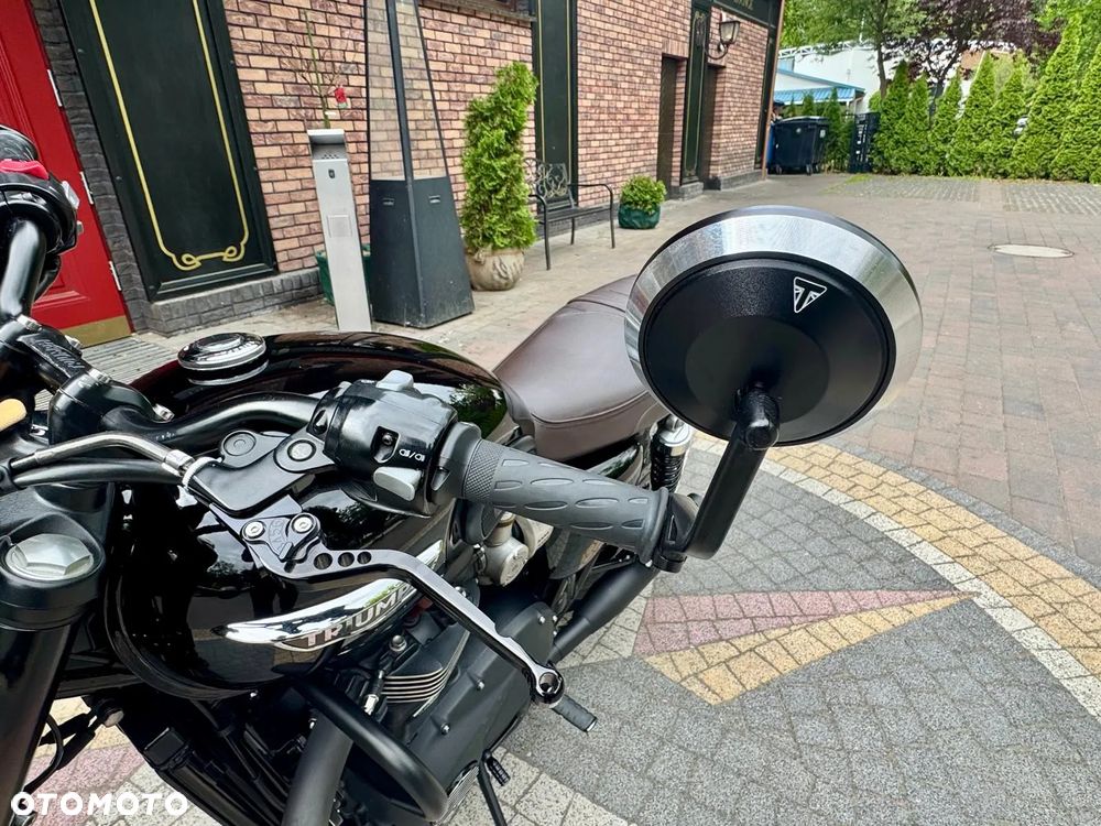 Triumph Bonneville - 8