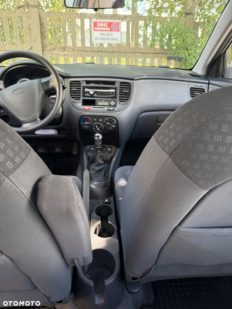 Kia Rio 1.4 City - 13